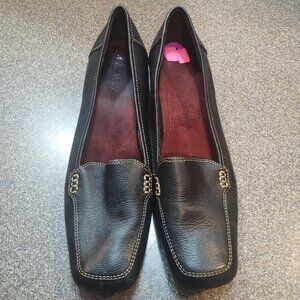 Aerosoles Black Leather Loafers with Chunky Kitten Heels Size 8.5 G203